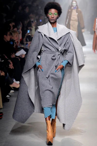 Look 24